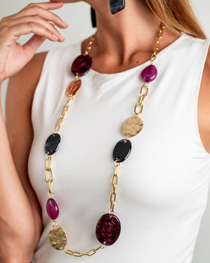 Collana lunga in metallo colore oro con inserti in acrilico - Sophiaabbigliamento