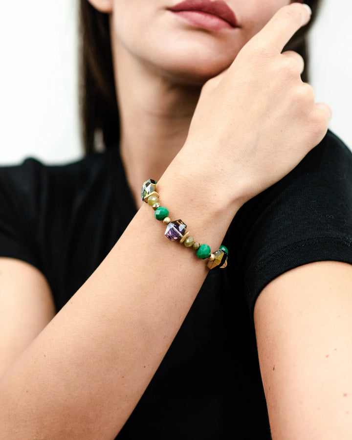 Bracciale elastico con pietre in vetro verde - Sophiaabbigliamento